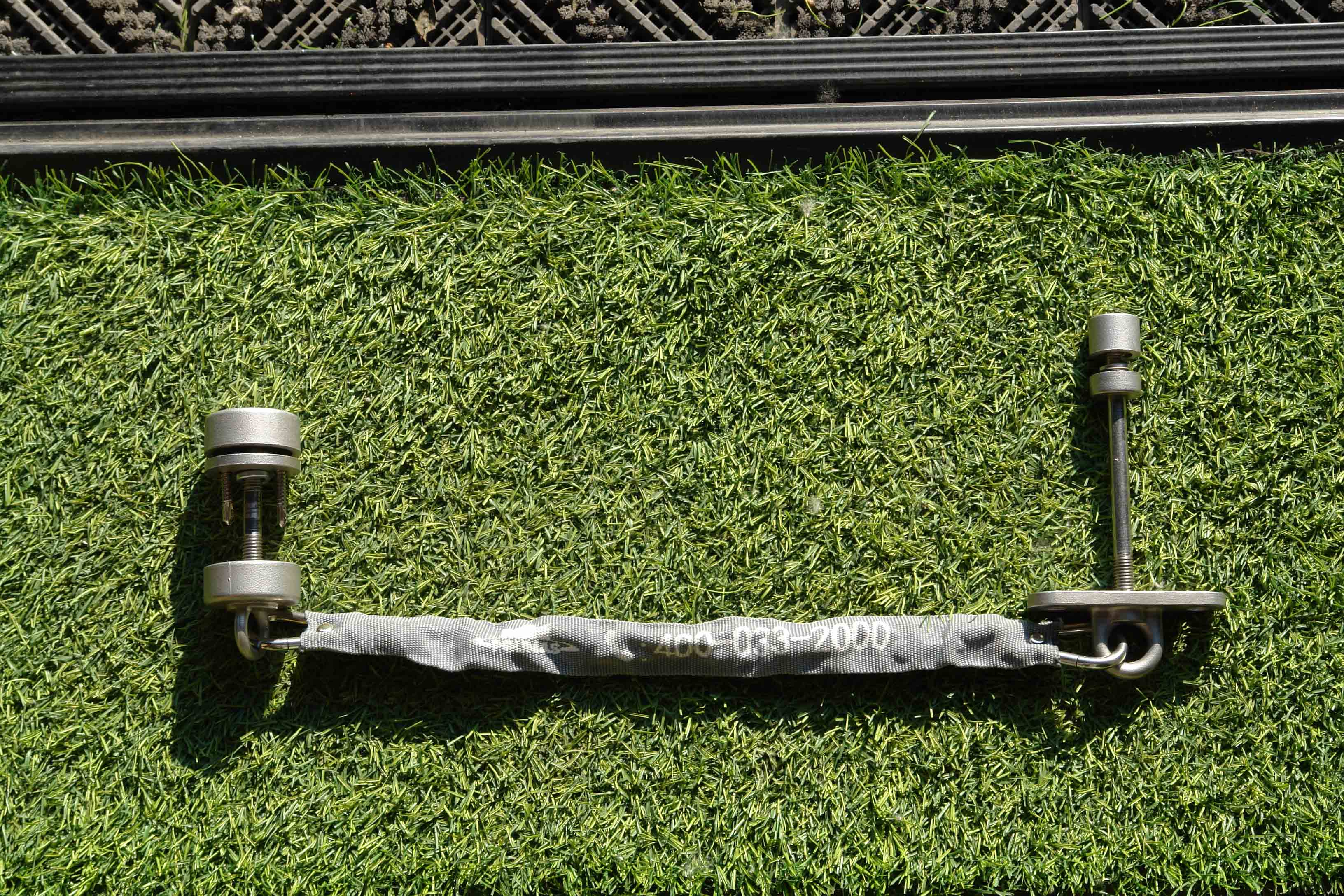 防倒裝置，門用防倒鏈，門用安全鏈，門用安全裝置，一種門用防倒裝置的重大突破