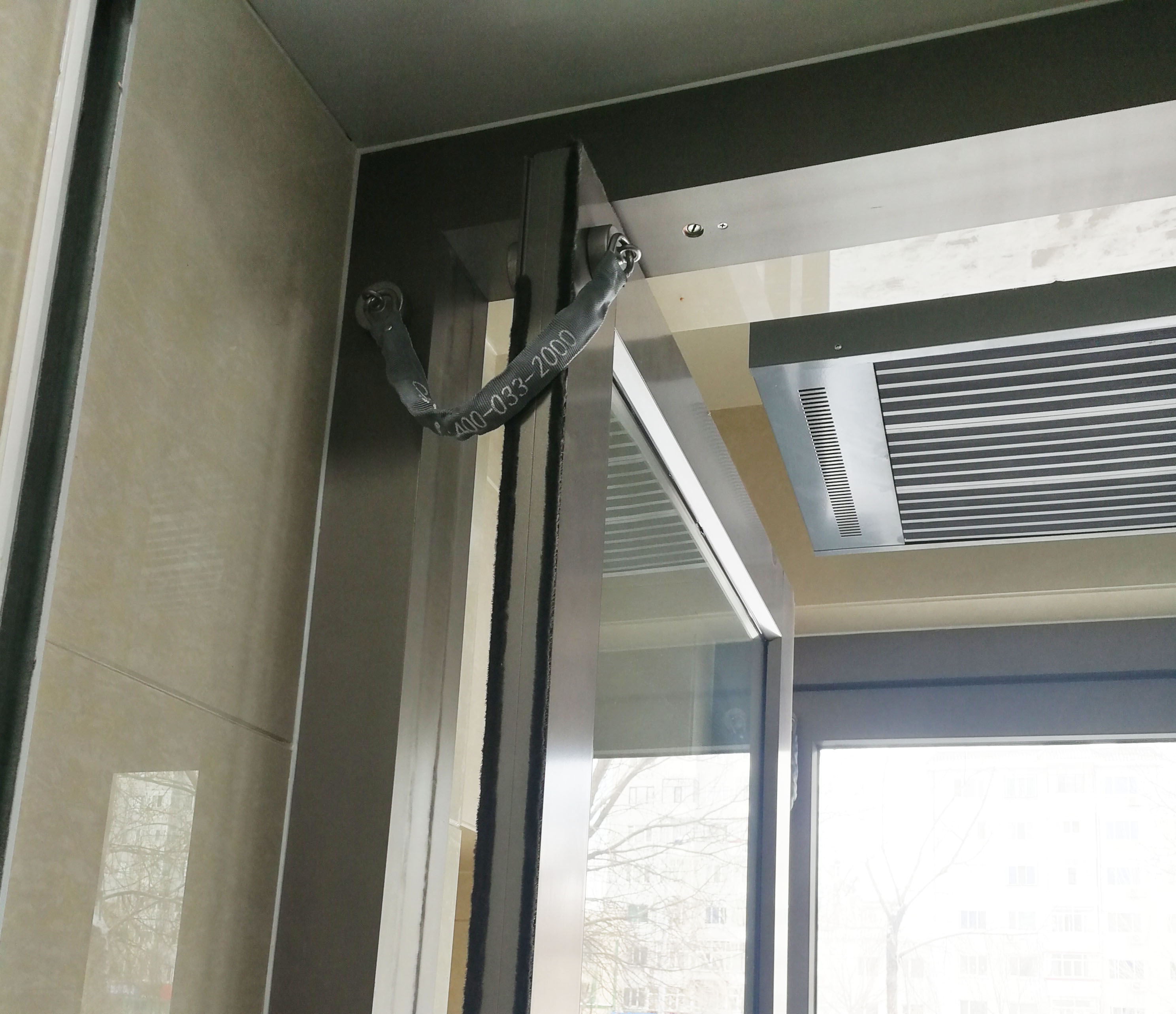 防倒鏈，安全鏈，門用防倒裝置安裝案例